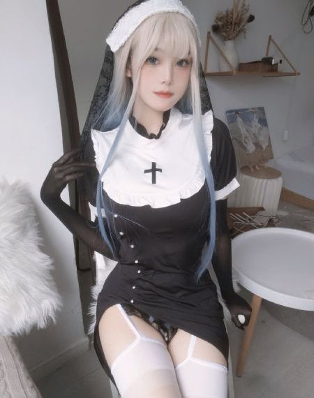 美女色片
