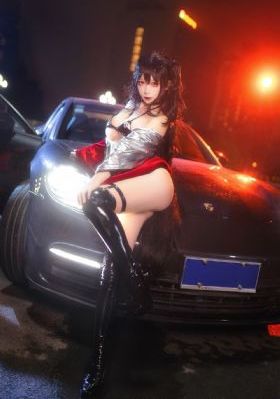 《年轻的女教师》4